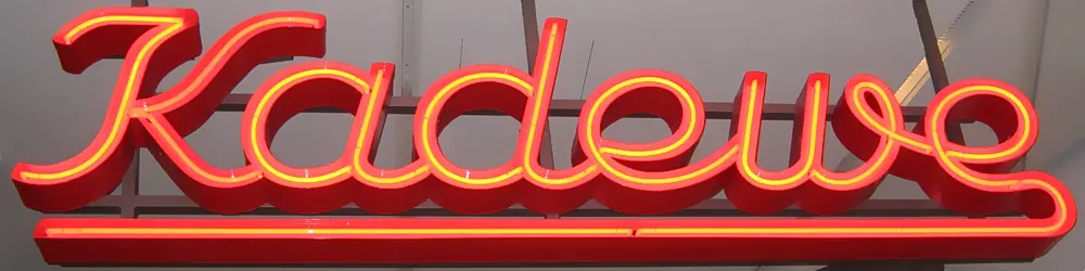 The first neon sign of the Berlin KaDeWe; today to be found in the Jewish Museum Berlin.