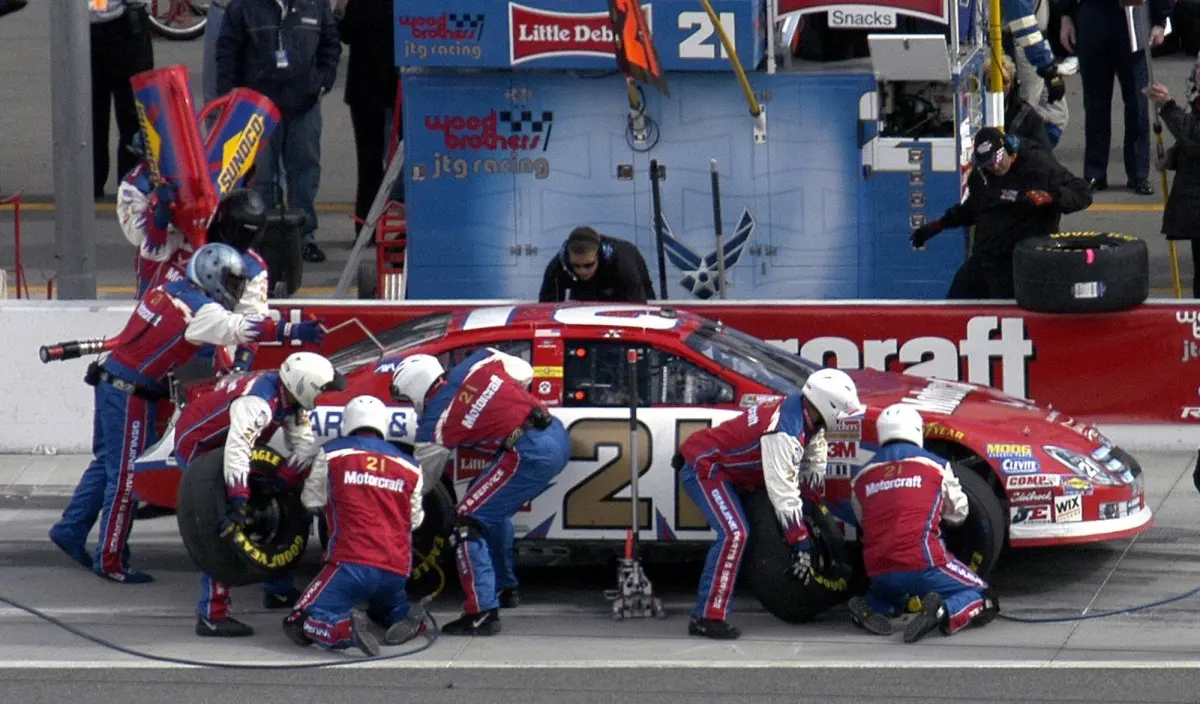 Even race cars take a break – of course, in world record time! © Credit: Nascar 2017 by Creative Commons CC0. is licensed under Creative Commons Attribution 4.0 International